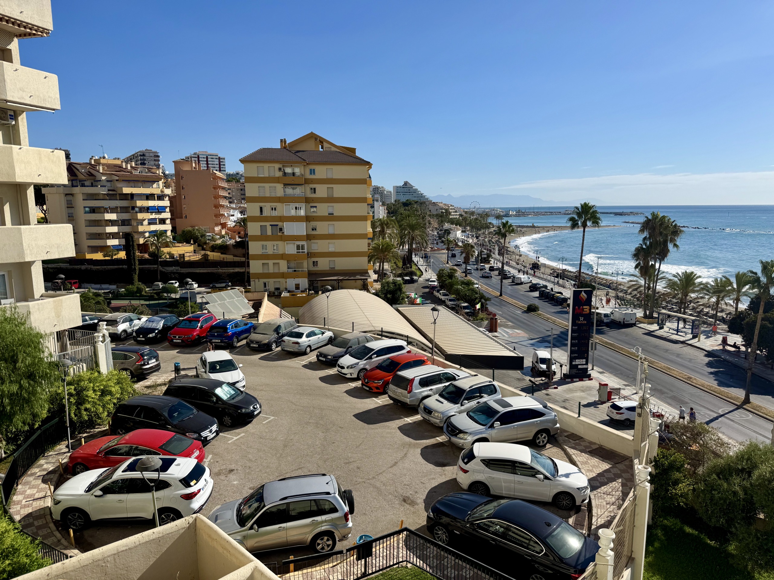 parking comunitario en Benal Beach