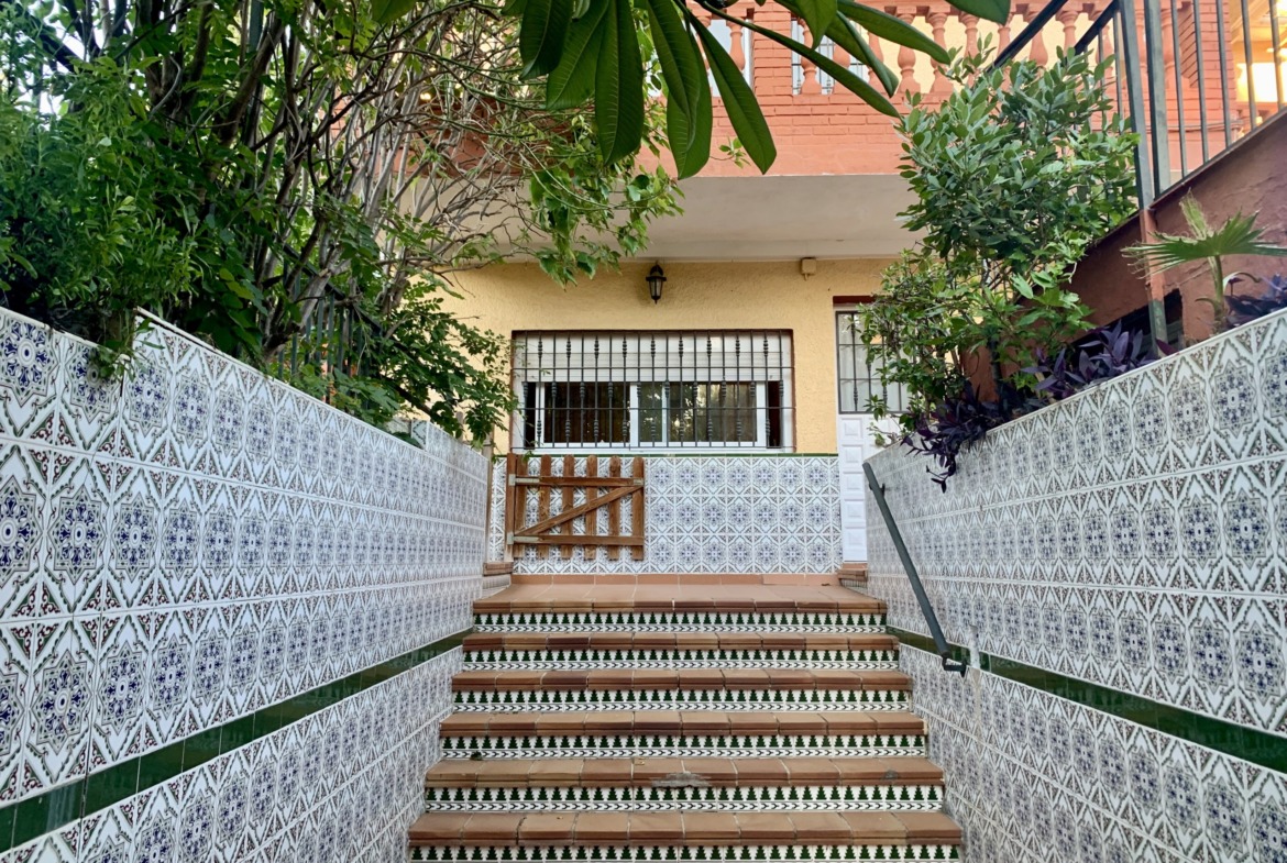 Villa en Benalmadena con dos viviendas