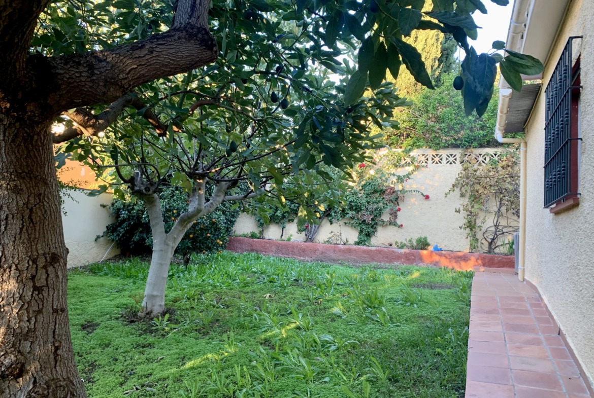 Villa en Benalmadena con dos viviendas