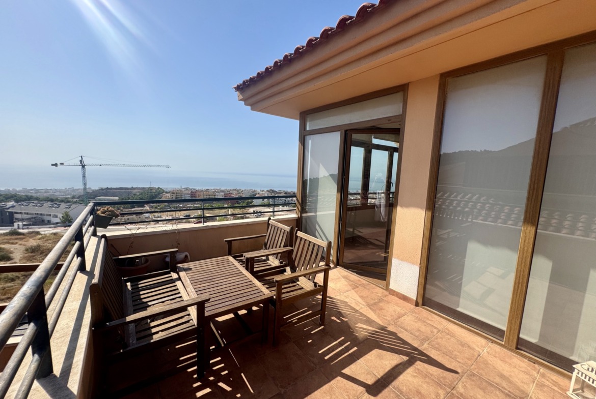 Ático dúplex con vistas al mar en Santangelo Norte