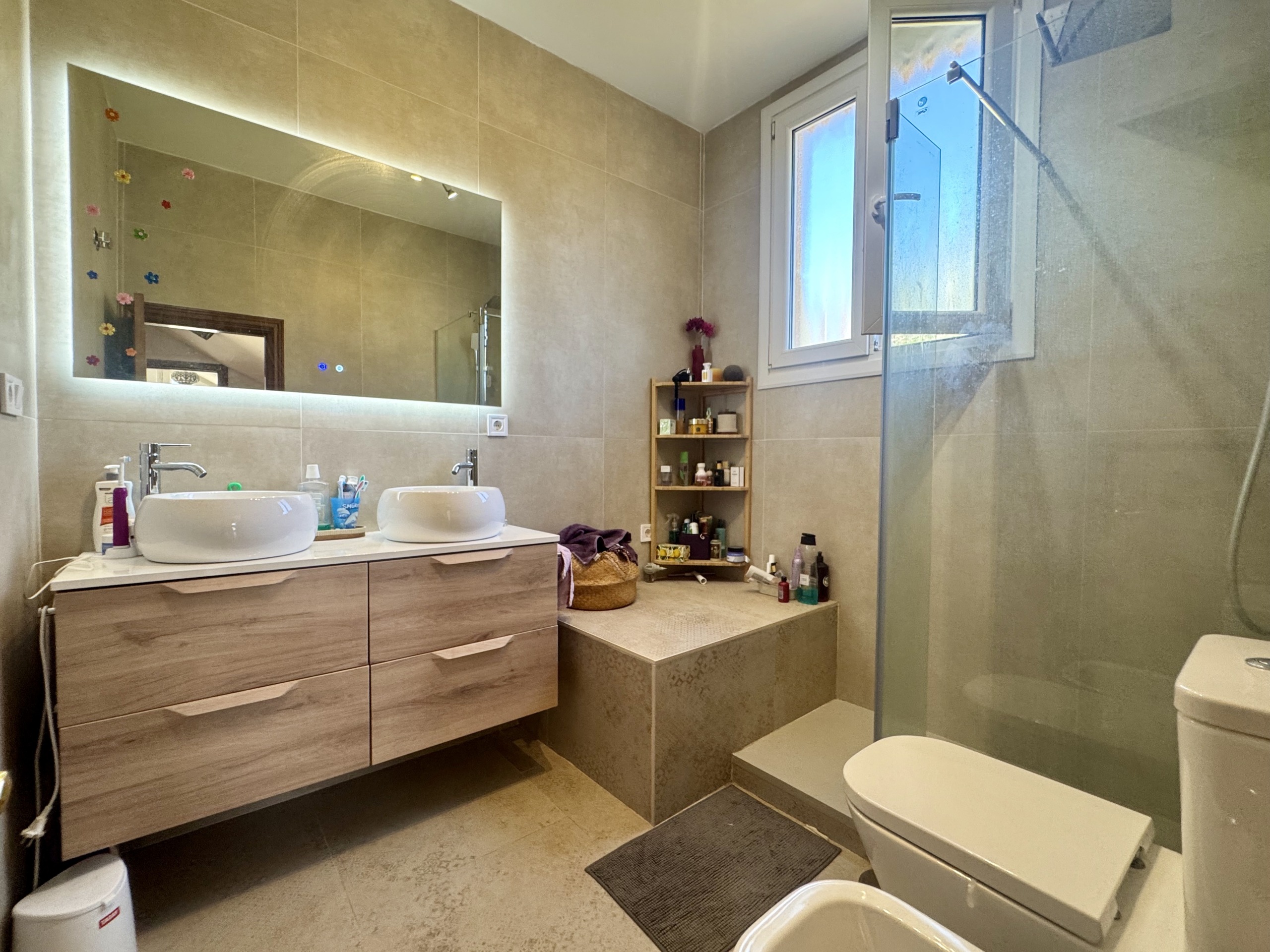 Baño completo reformado en ático dúplex en Benalmádena