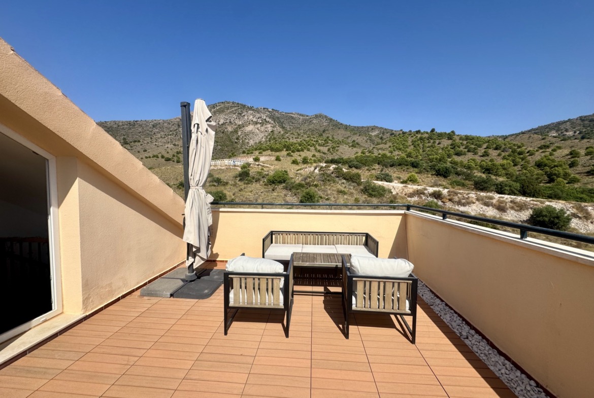 Ático dúplex con vistas al mar en Santangelo Norte