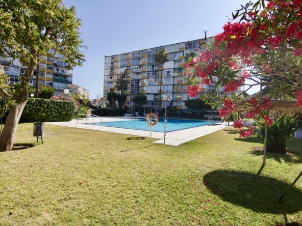 urbanizacion con piscina bonanza benalmadena