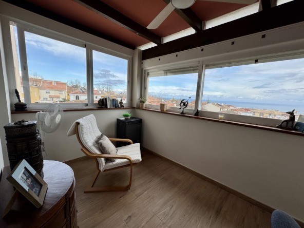 piso con vistas panorámicas al mar en Benalmádena