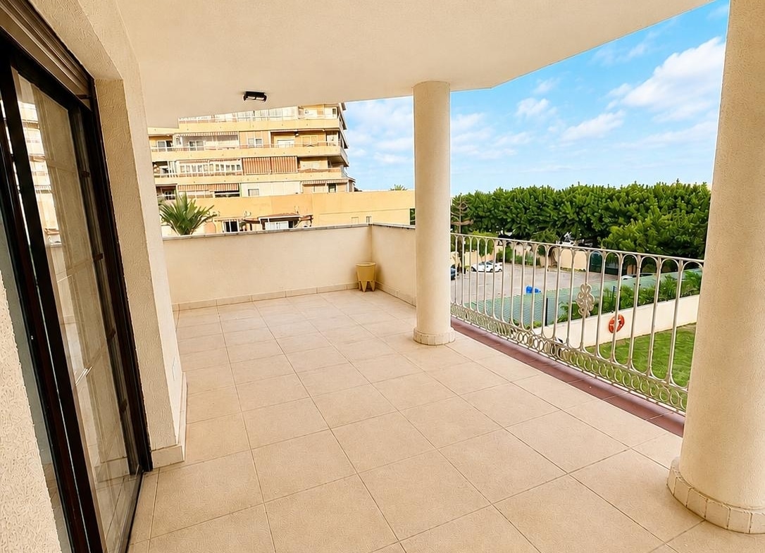 urbanización con piscina benalmádena