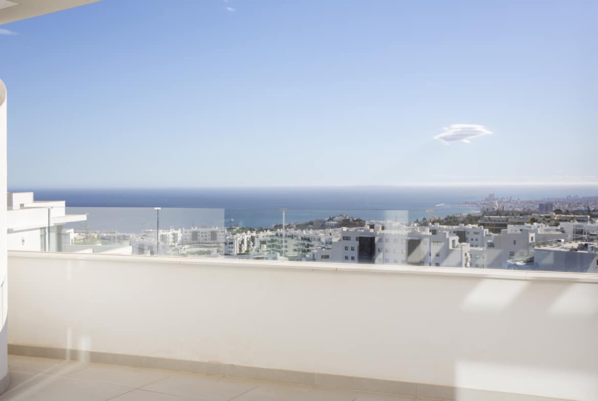 Terrazas privadas con vistas panorámicas al Mediterráneo