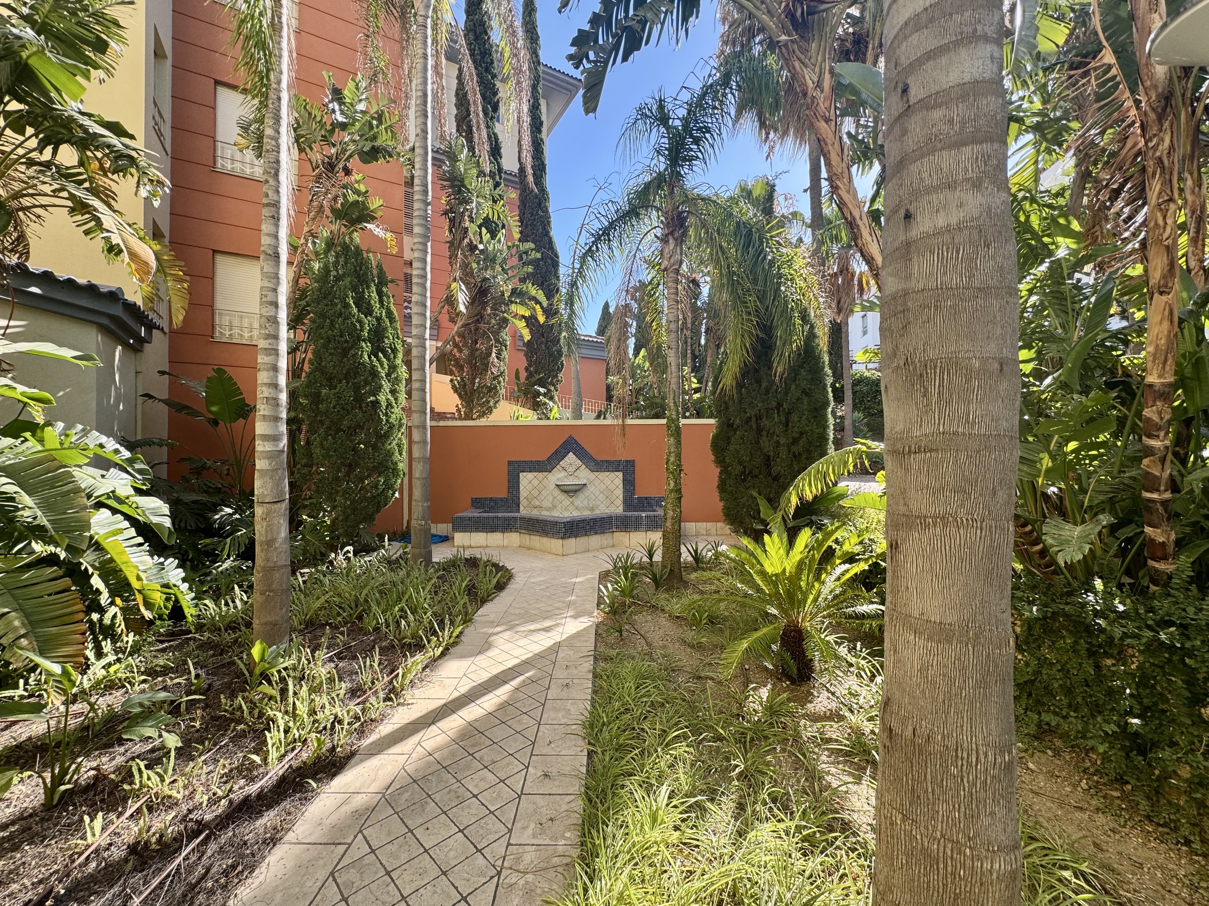 piscina en residencial de lujo