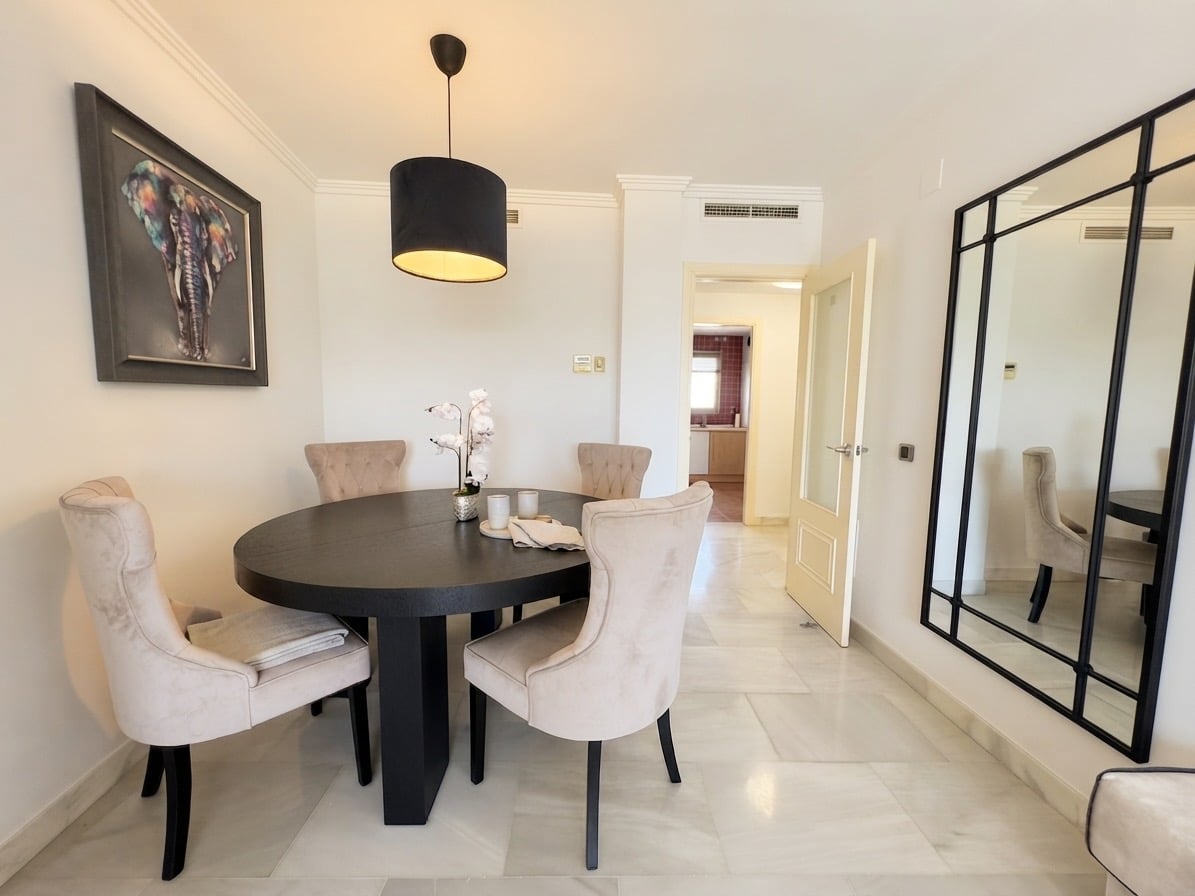 salón con terraza en Benalmádena Costa