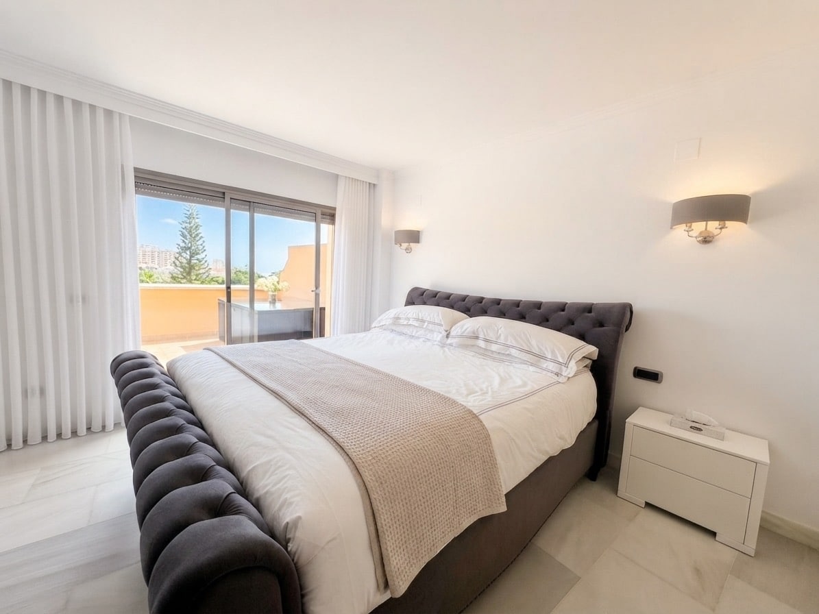 dormitorio principal con terraza