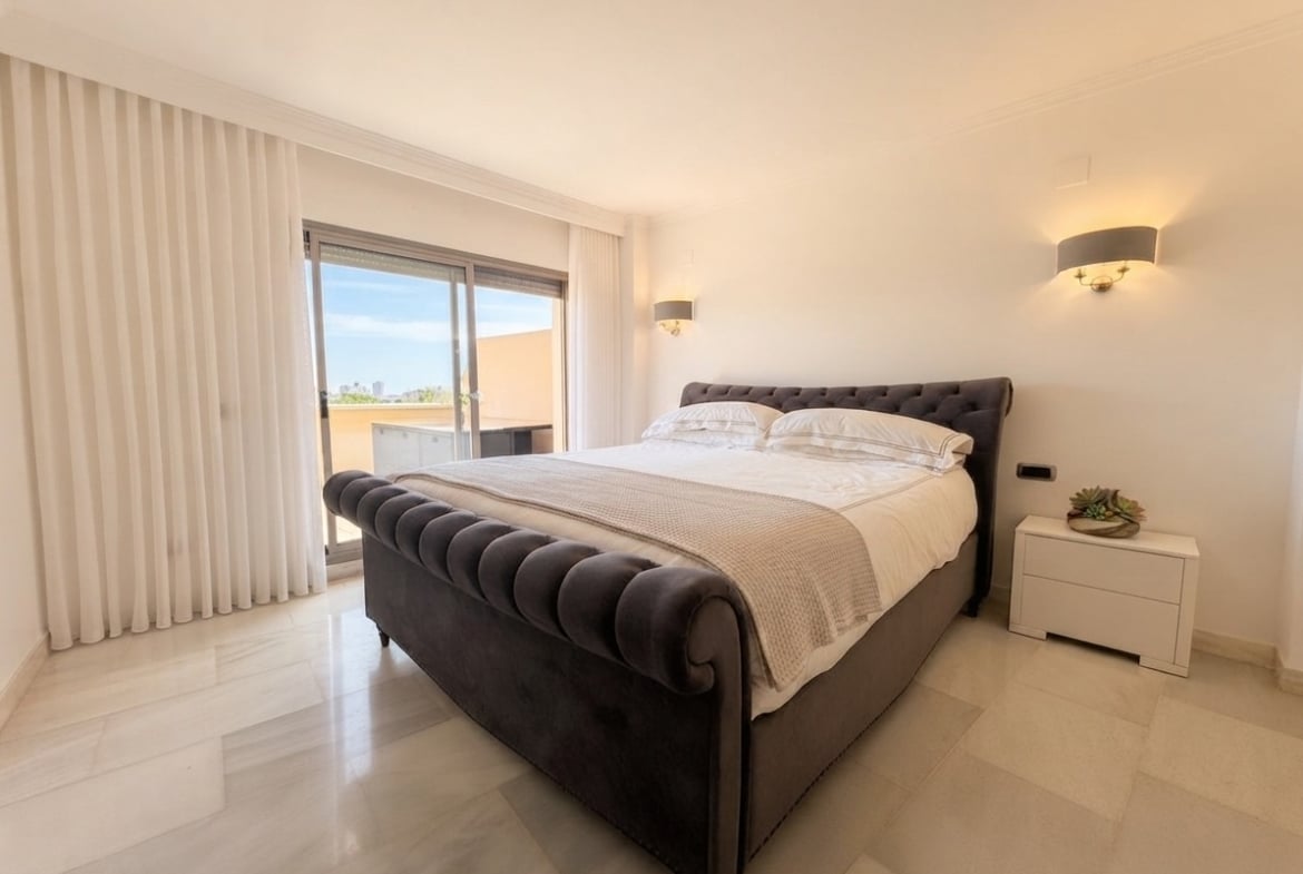 dormitorio principal con terraza