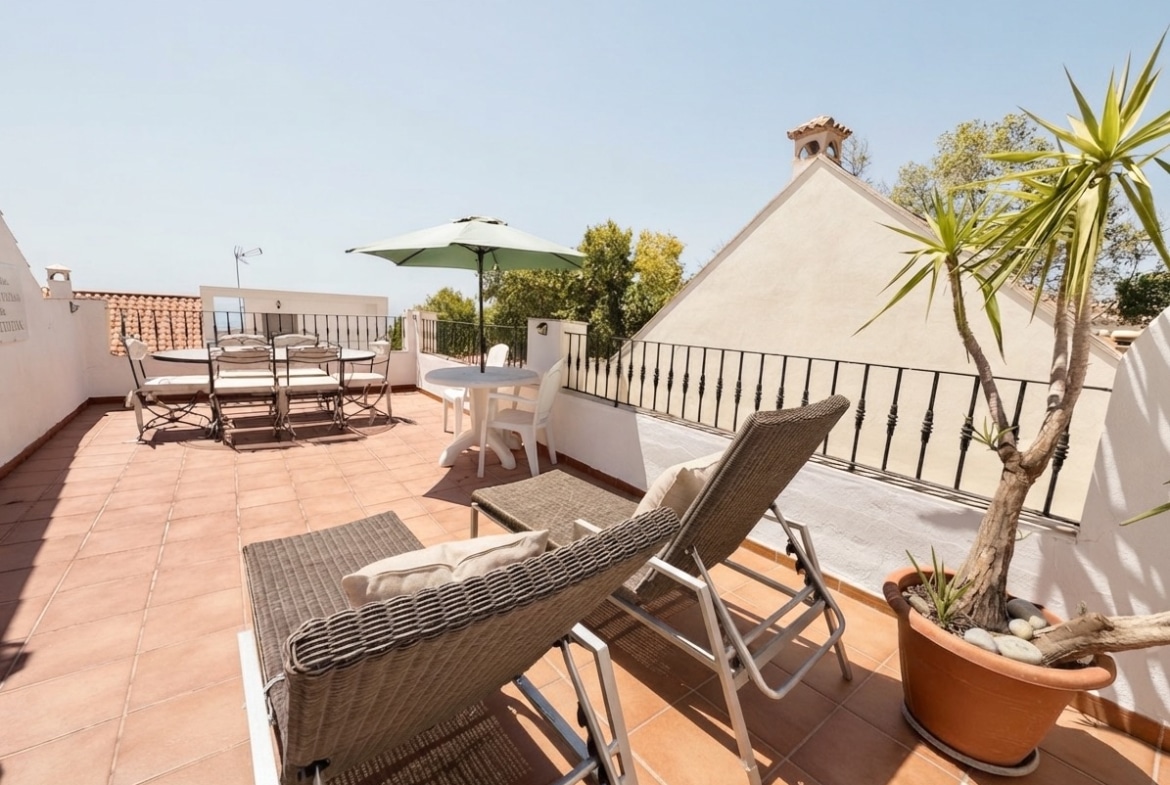 solarium de casa pareada con vistas al mar